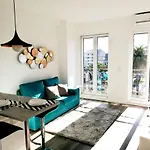 Window Garden דירה